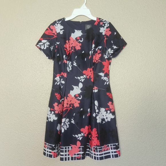 Vince Camuto Floral Fit and Flare Dress Navy‎ Pink White Size 6p Knee Length - Picture 1 of 12